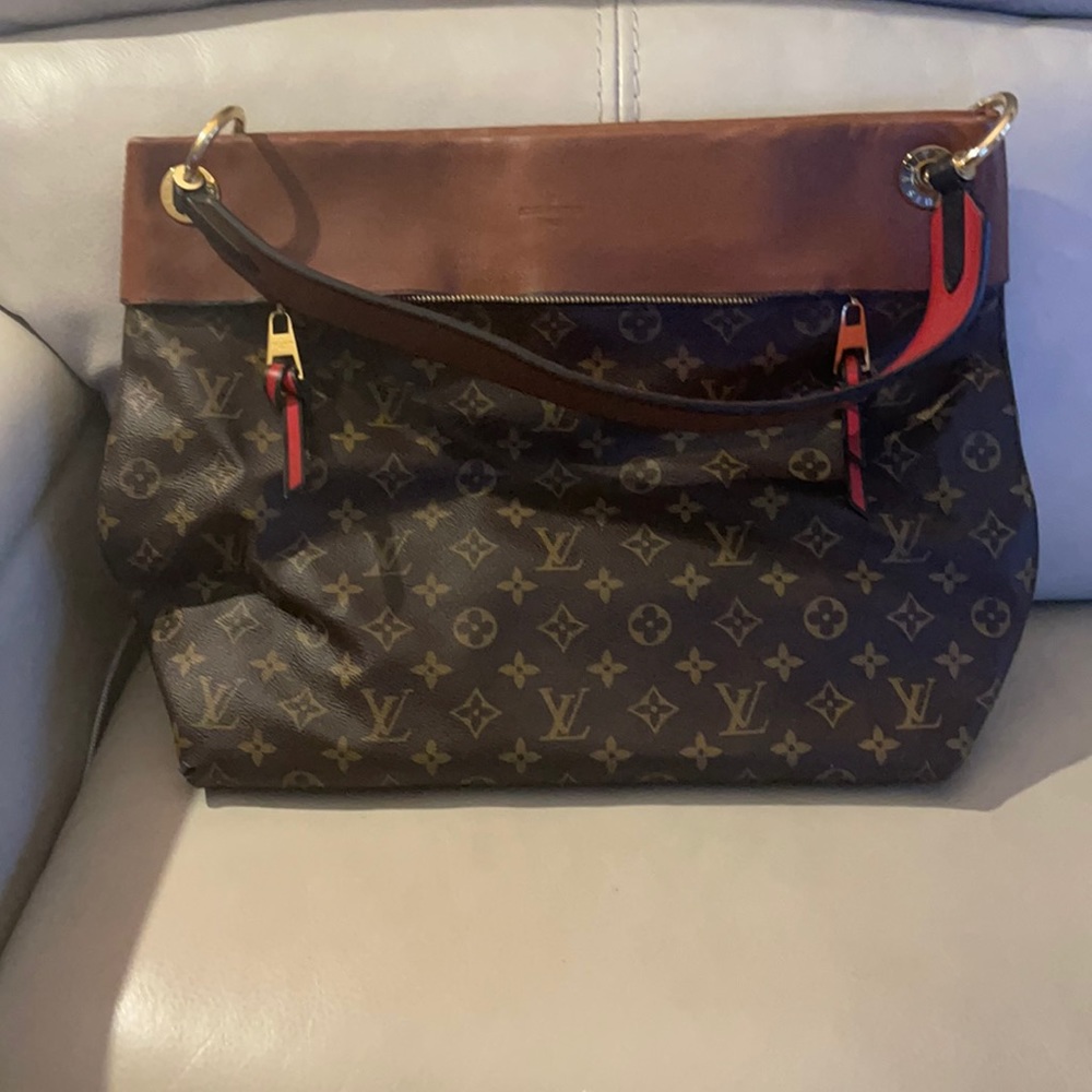 Authentic Louis Vuitton Tuileries Hobo
